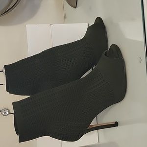 Green knit heel  booties